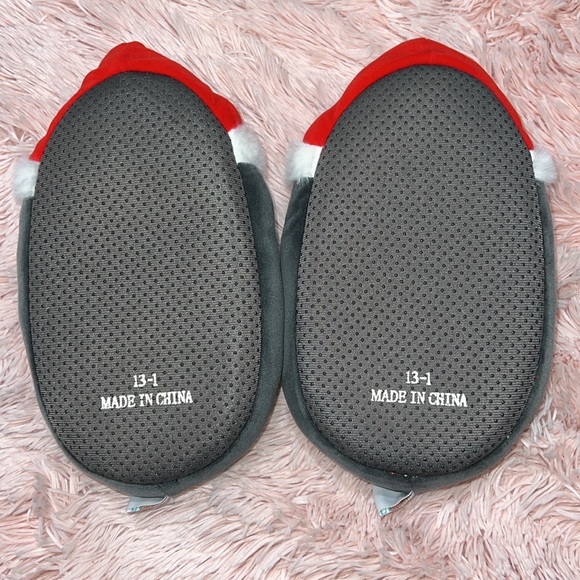 Squishmallow penguin slippers - Picture 2 of 7